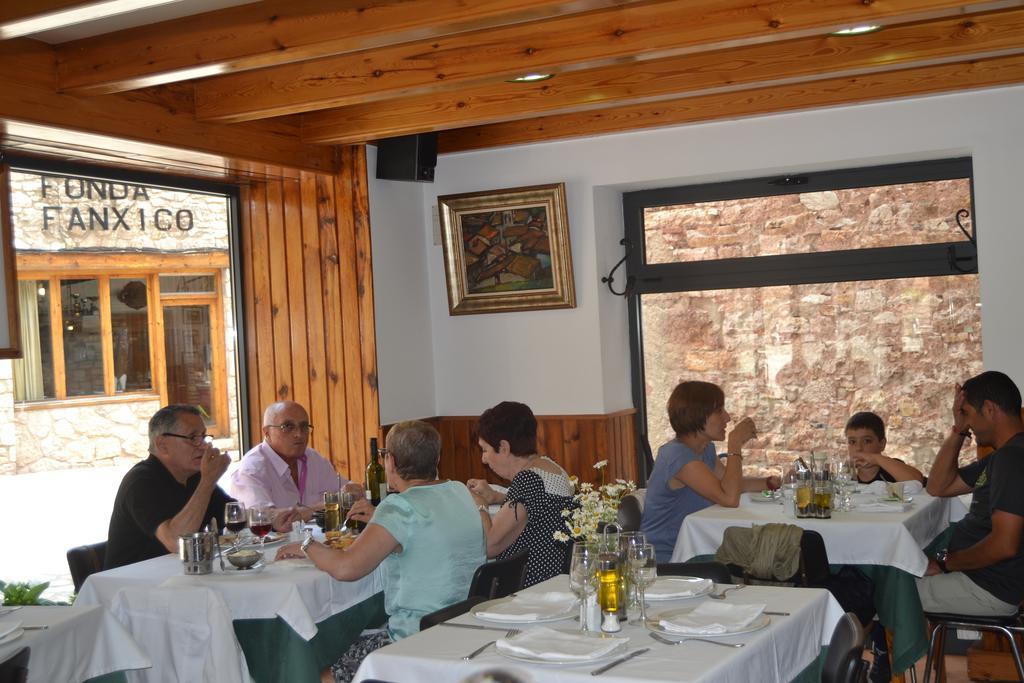 Hostal La Muntanya Castellar De N'Hug Dış mekan fotoğraf